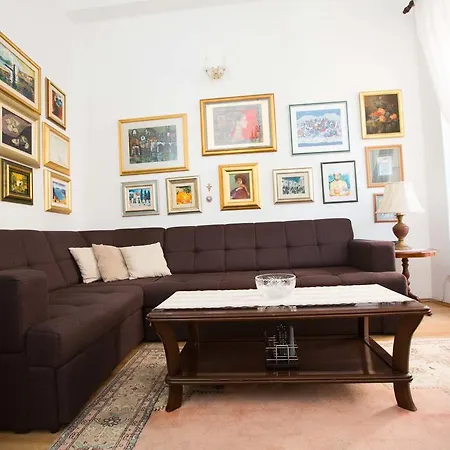 Old Town Heart Apartment