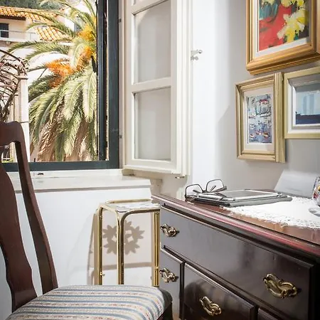 Old Town Heart Apartment *